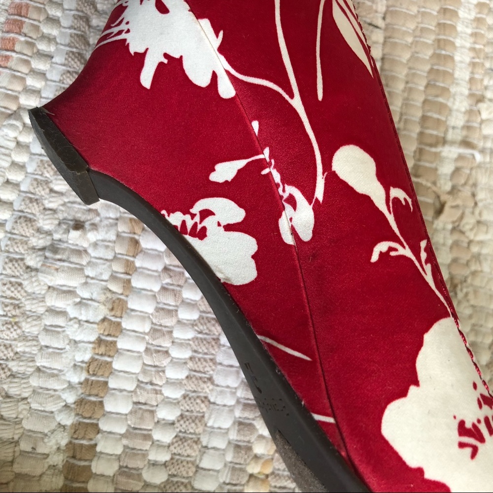 Etienne Aigner Wedge Sandals - Picture 8 of 13